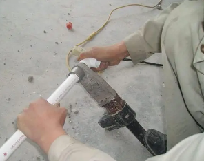 鲁甸漏水维修电话